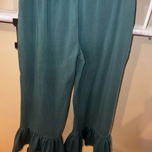 Matilda Jane women’s Ruffle pants hunter green color SZ small